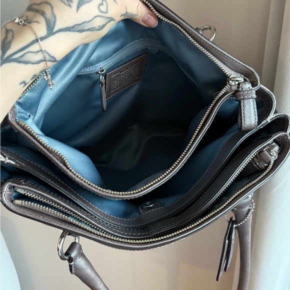 Coach Silver and Gray Signature Shoulder Bag - Picture 4 of 11